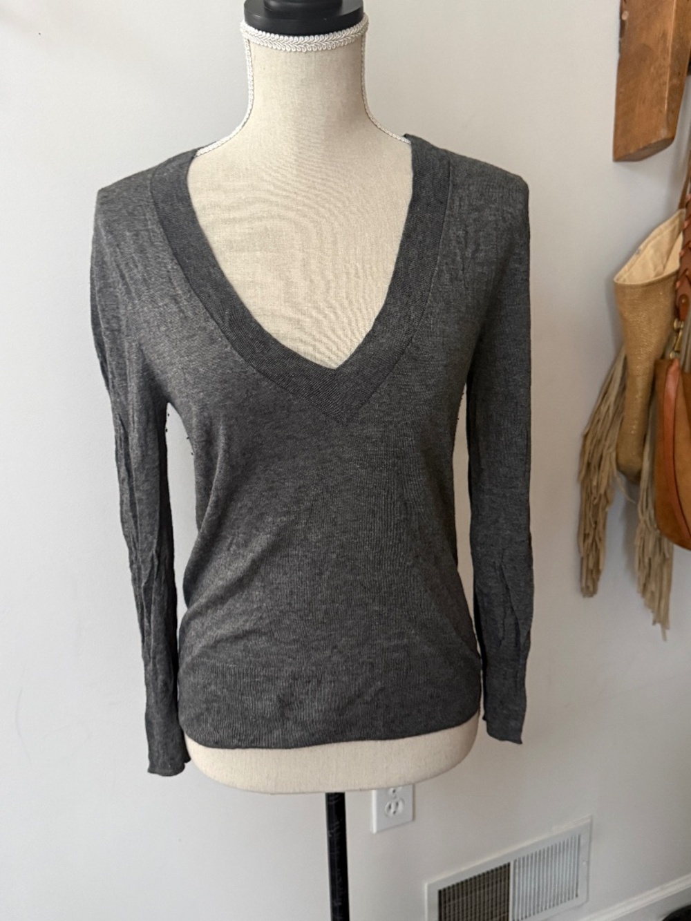 Nicole Farhi Gray V-Neck Cashmere Blend Sweater M